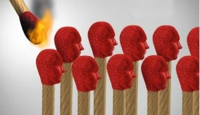 image représentant une allumette faisant le tris dans les doublons de l'application contacts sur mobile.