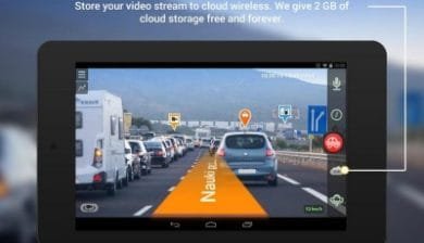 image montrant le gps de camonroad dans une voiture filmant la route